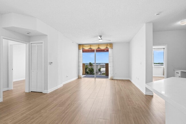 Building Photo - 1000 Scotia Dr