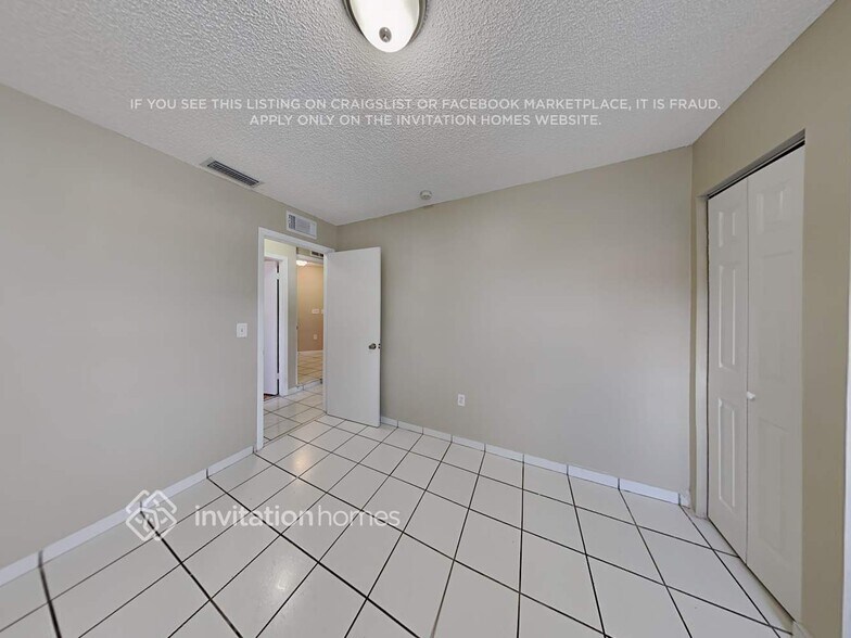 Building Photo - 4711 SW 142nd Ct