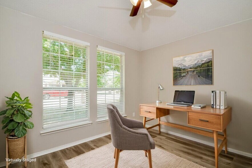 Building Photo - 1620 Logan Dr