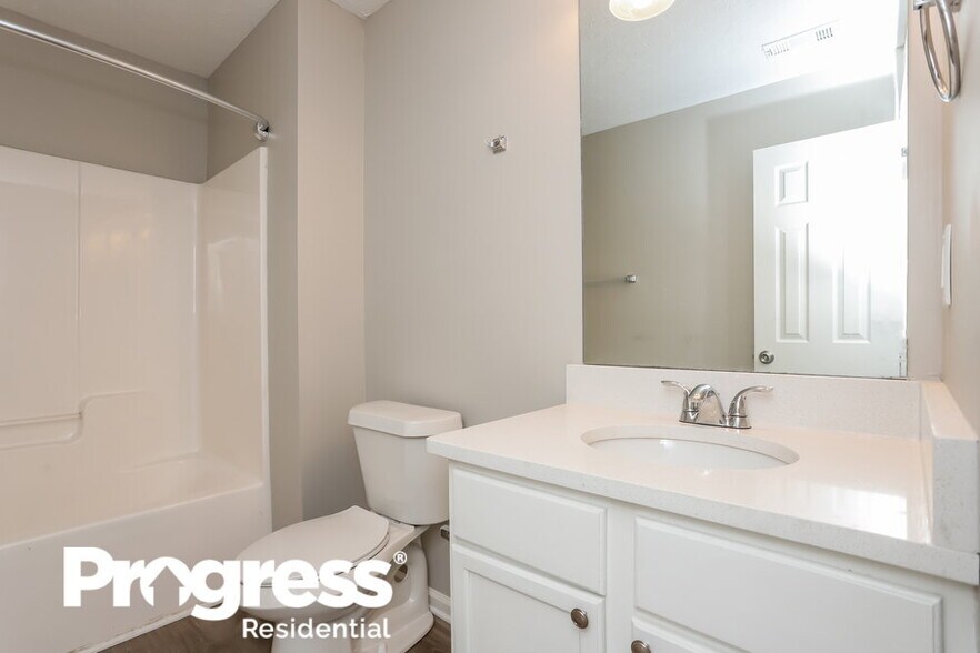 Building Photo - 139 Woodwind Way