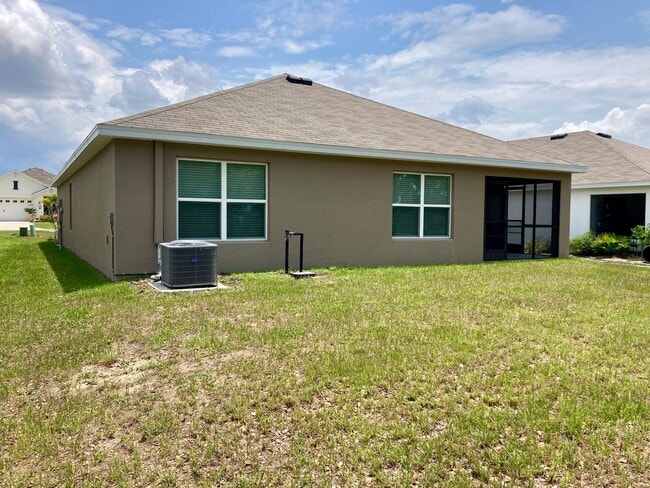 Building Photo - The Fairways Golf Course Home