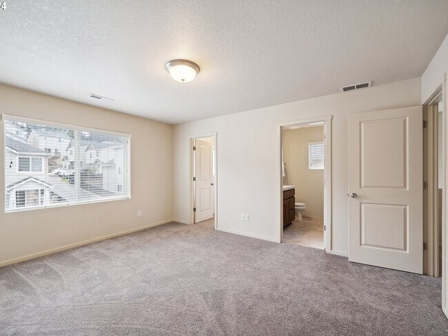 Building Photo - 1326 NE 72nd Way