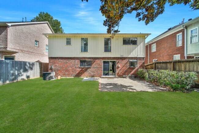 Building Photo - 4137 Ruskin St