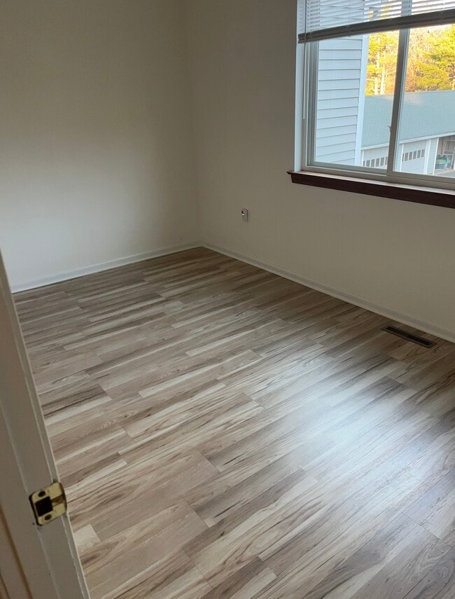 Building Photo - 116 Hilltop Dr