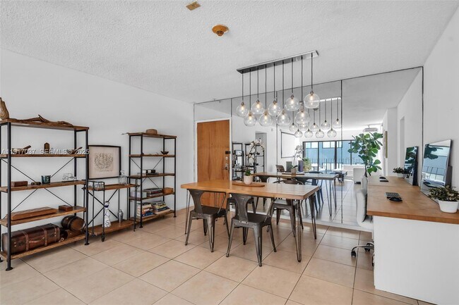 Building Photo - 575 Crandon Blvd