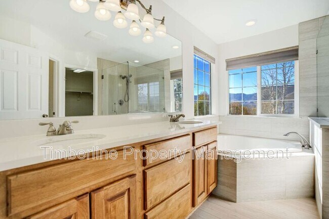 Building Photo - 14480 Tierra Dr