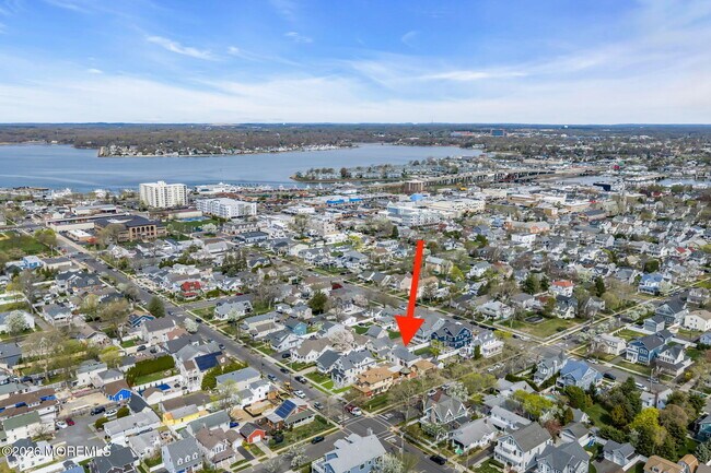 Building Photo - 502 12th Ave