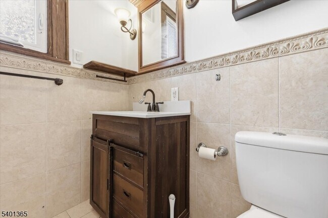 Building Photo - 274 Crawford Terrace