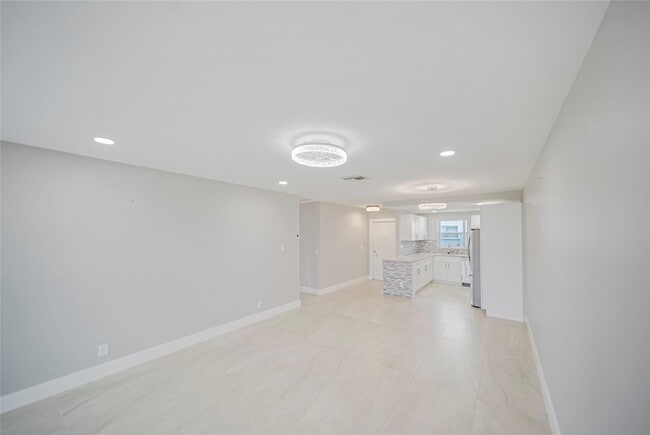 Building Photo - 2725 Emory Dr W