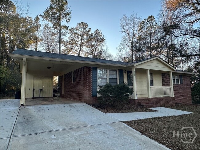 Building Photo - 105 Cedar Dr