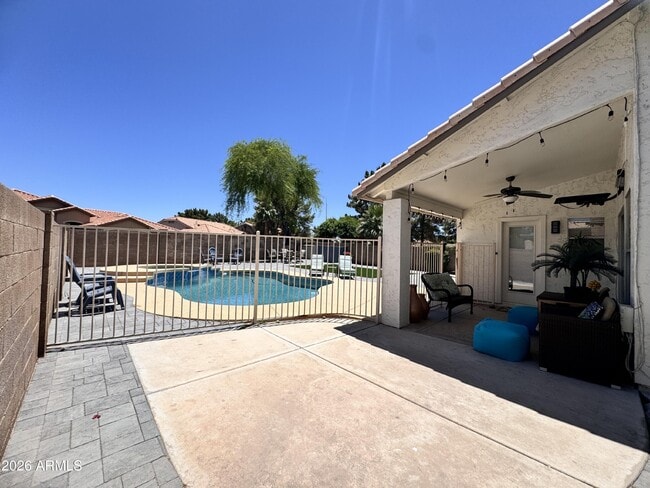 Building Photo - 1461 S Cholla Pl