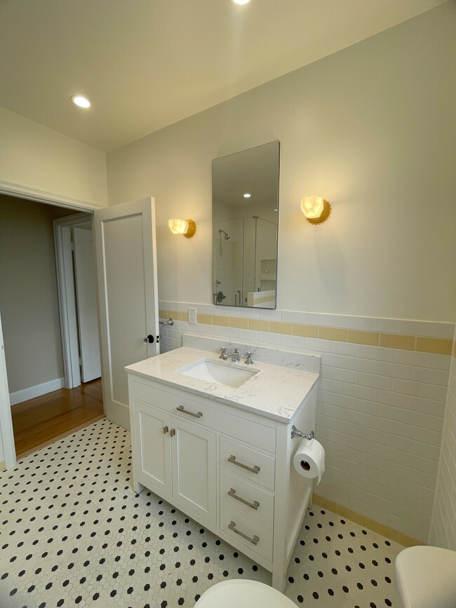 Building Photo - 2717 34th Ave