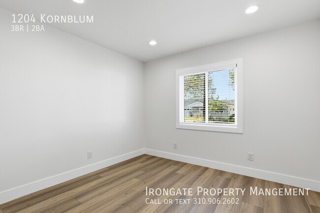 Building Photo - 1204 Kornblum-