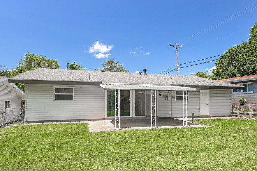 Building Photo - 3160 Hargrove Ln