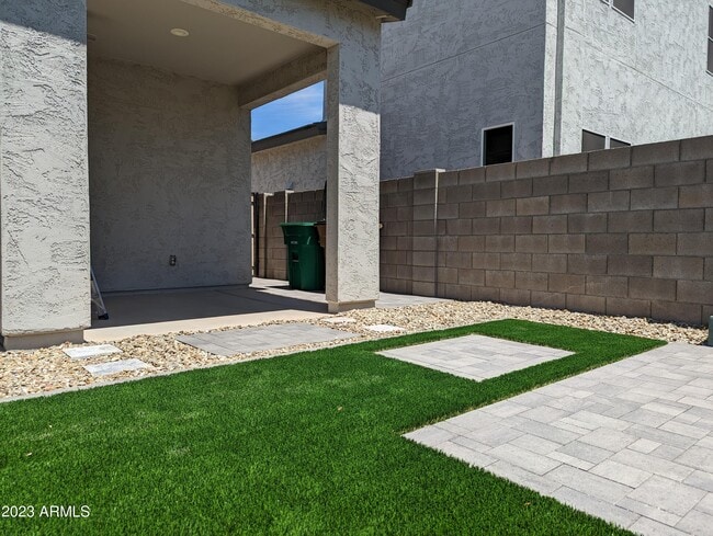Building Photo - 379 N 157th Ln