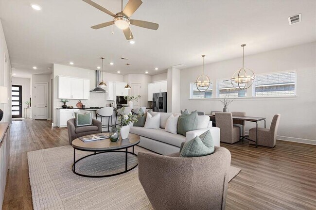 Building Photo - 908 Knowles Dr