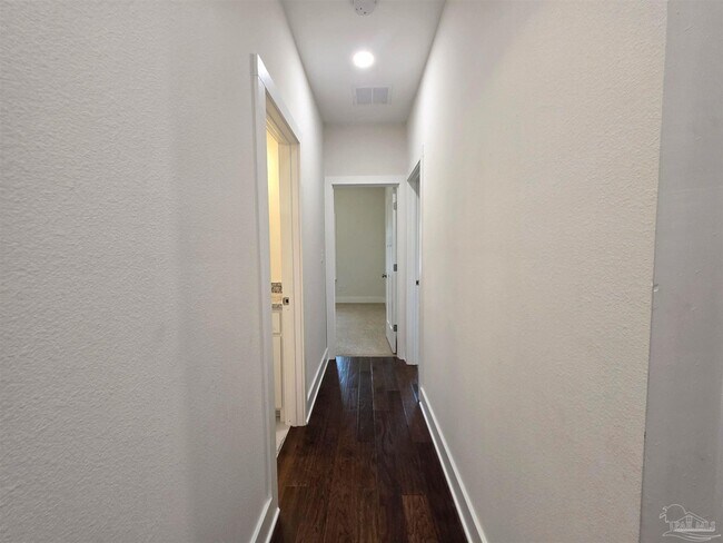 Building Photo - 4570 Omaha Dr
