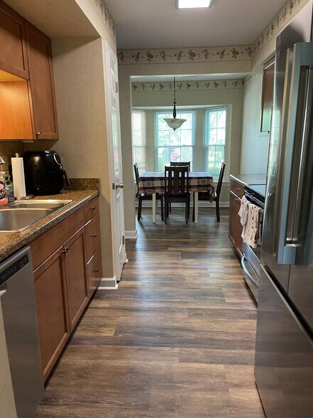 Building Photo - 602 Danbury Ct
