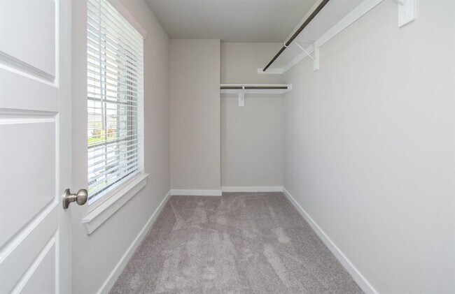 Building Photo - 21611 Sandy Dune Dr