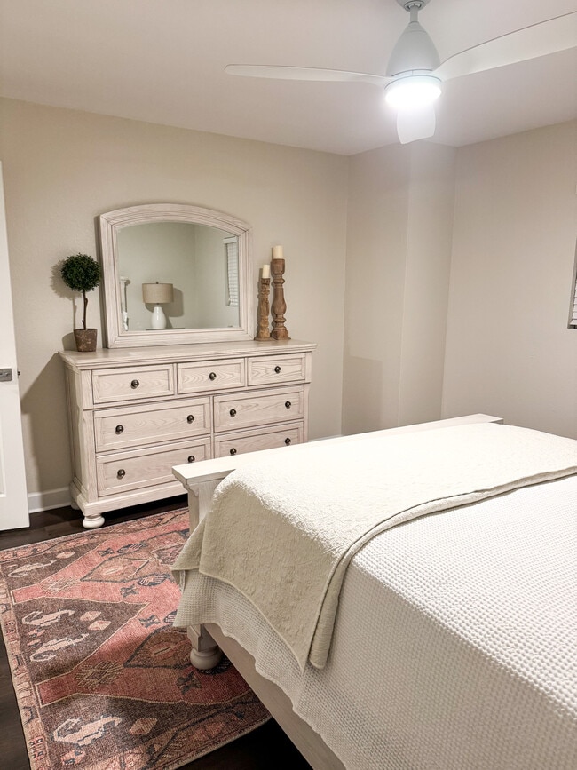 Building Photo - 807 Park Lane