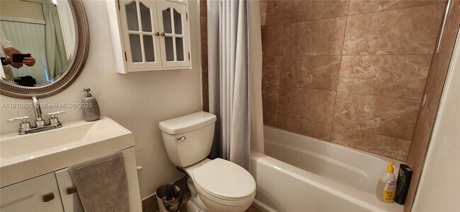 Building Photo - 6250 SW 130th Ave