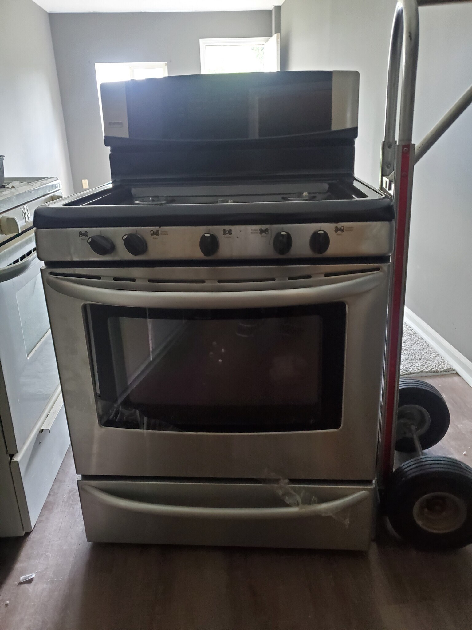 Building Photo - 926 Kinzler Ave