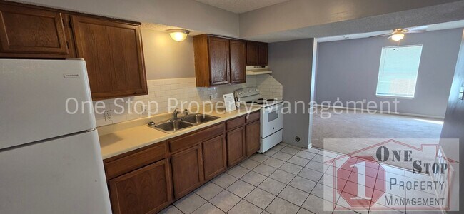 Building Photo - 508 E Kansas Ave