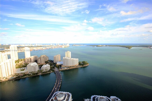 Building Photo - 950 Brickell Bay Dr