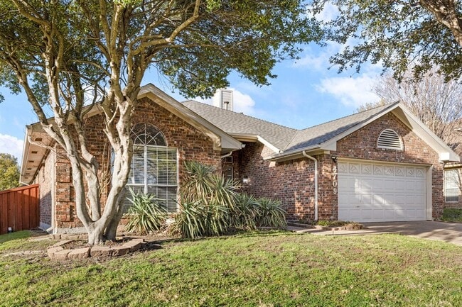 Building Photo - 4709 Justin Dr