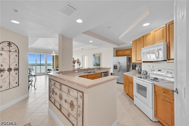 Building Photo - 2743 First St