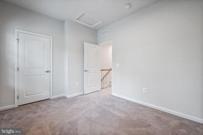 Building Photo - 4017 Holcomb Wy