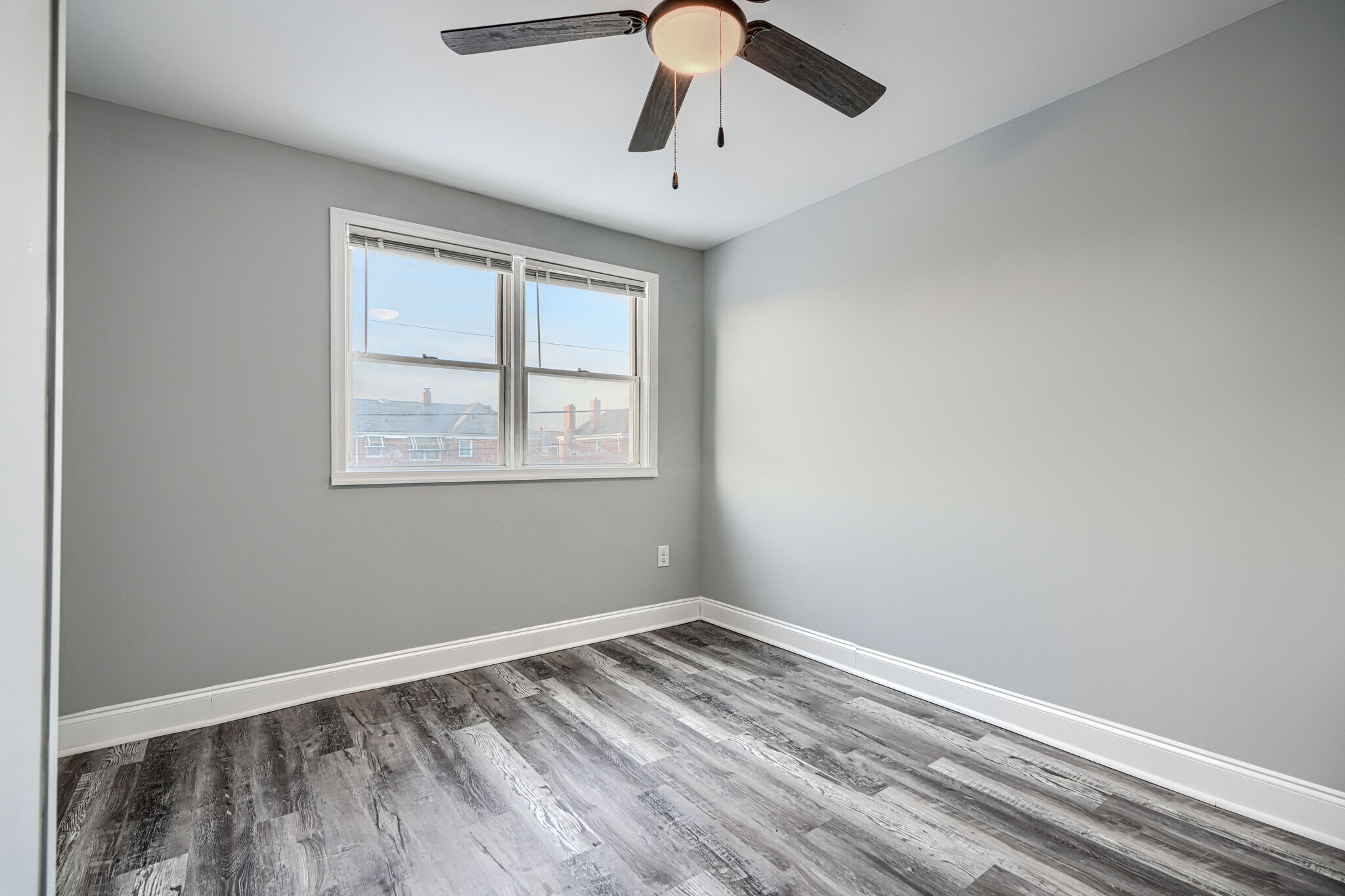 Building Photo - 2123 Graythorn Rd