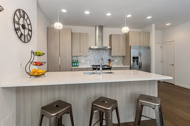 Kitchen - 3462 Albion St