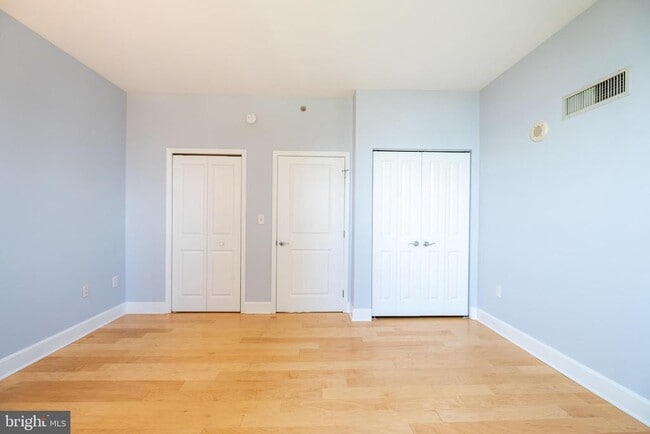 Building Photo - 901 N Penn St