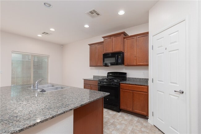 Building Photo - 2875 Rough Green St