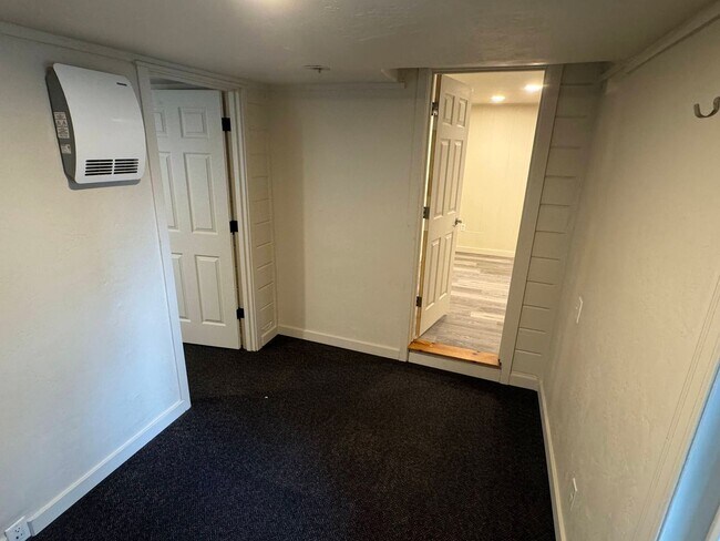 Building Photo - 2 Bedroom Apartment in Camellia Park