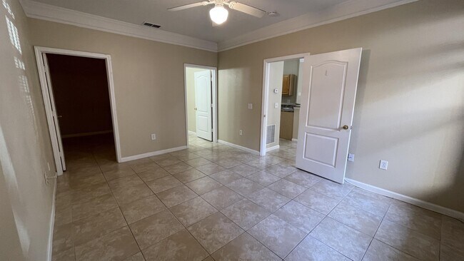 Building Photo - 17954 Villa Creek Dr