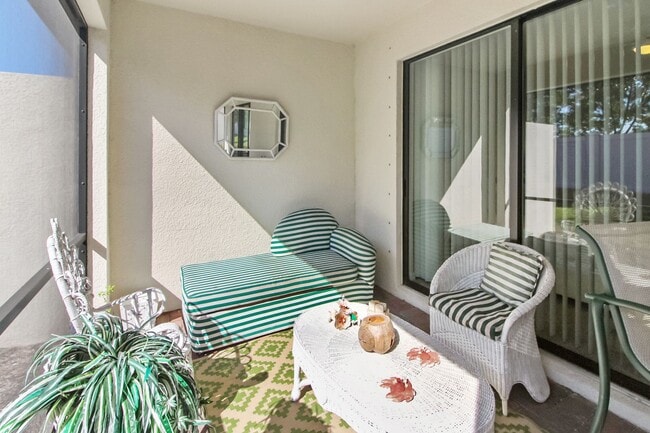 Building Photo - 9937 Haze Dr