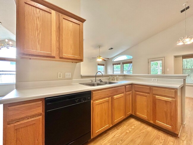 Building Photo - Charming 3/BR 2/BA One-Level Home with Fen...