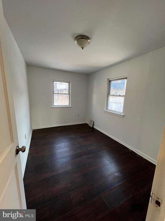 Building Photo - 1725 W Rockland St