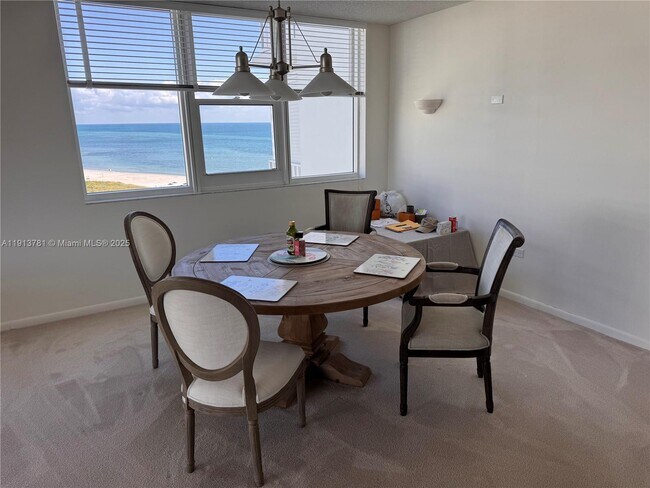 Building Photo - 200 Ocean Ln Dr