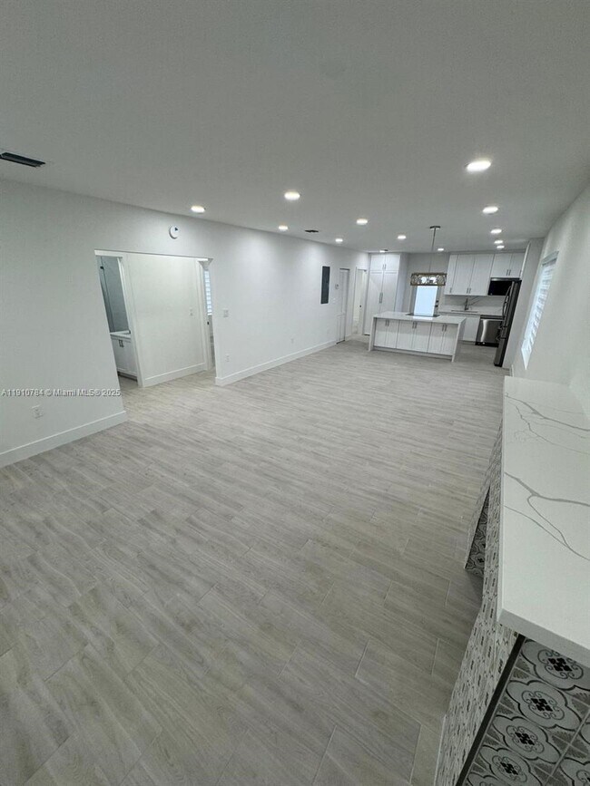 Building Photo - 1670 SW 11th Terrace