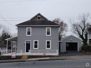 Building Photo - Remodeled Single Family