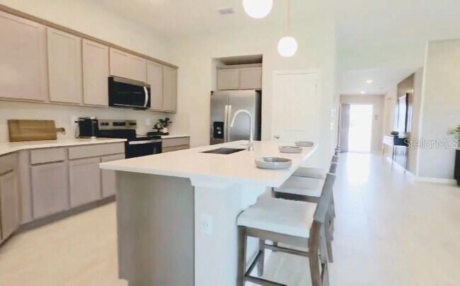 Building Photo - 2602 Lola Ln