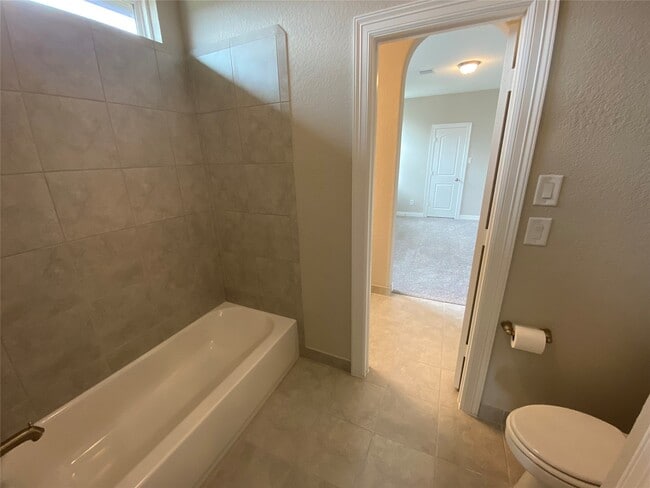 Building Photo - 7414 Evelyn Grv Dr