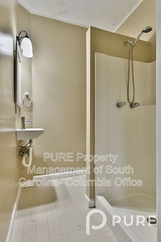 Building Photo - 308 Southampton Dr