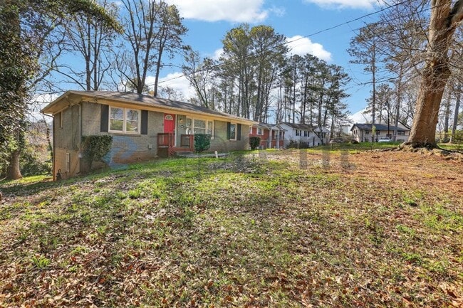 Building Photo - 586 Oakside Dr SW