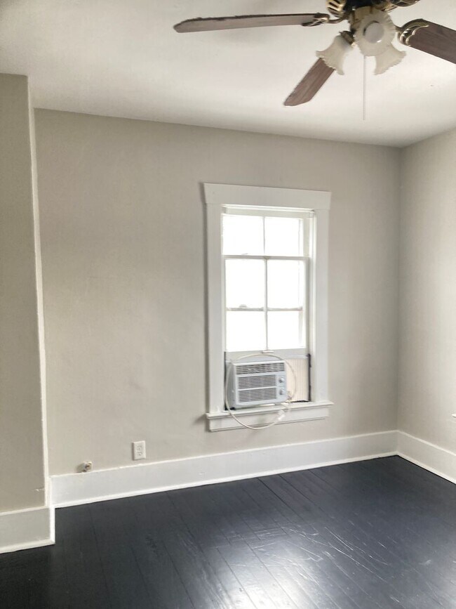 Building Photo - Updated 3 bedroom 1 bath home in downtown Morris