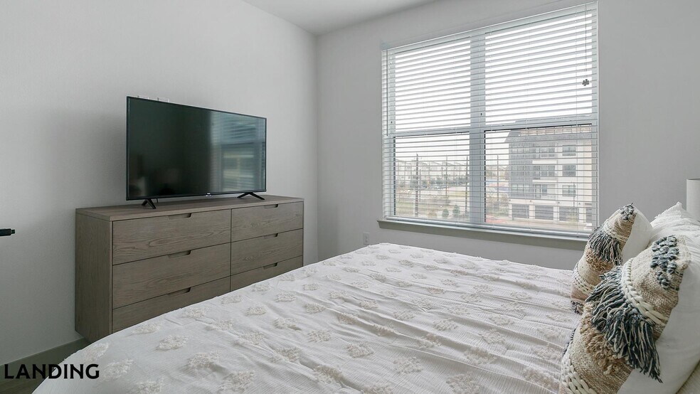 Building Photo - 91 Jensen Dr