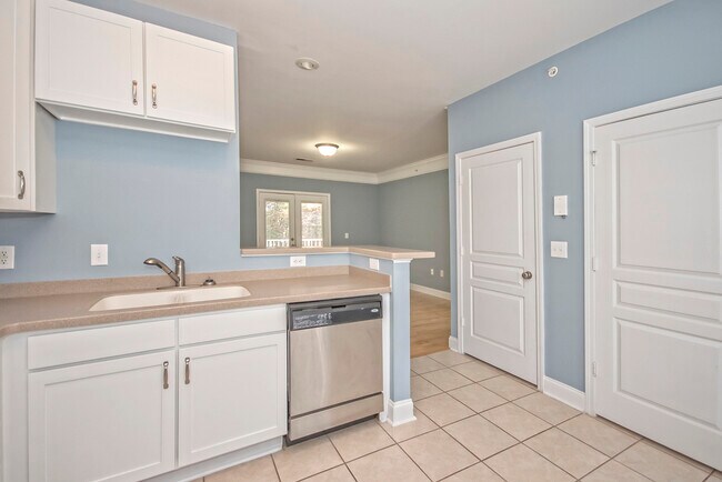 Building Photo - 1602 Basildon Rd